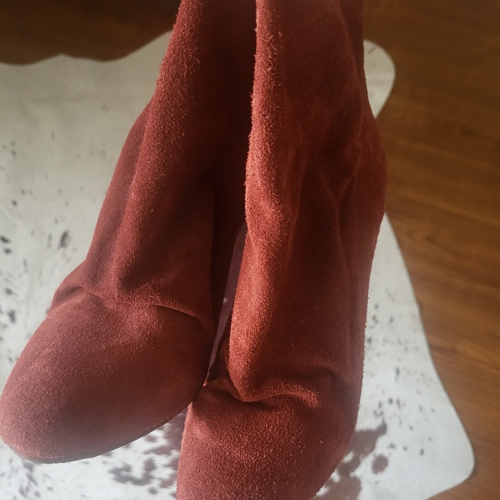 Free People Woman's booties size 37.